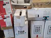 Partij kunststof kabelgeleiders - afbeelding 1 van  7