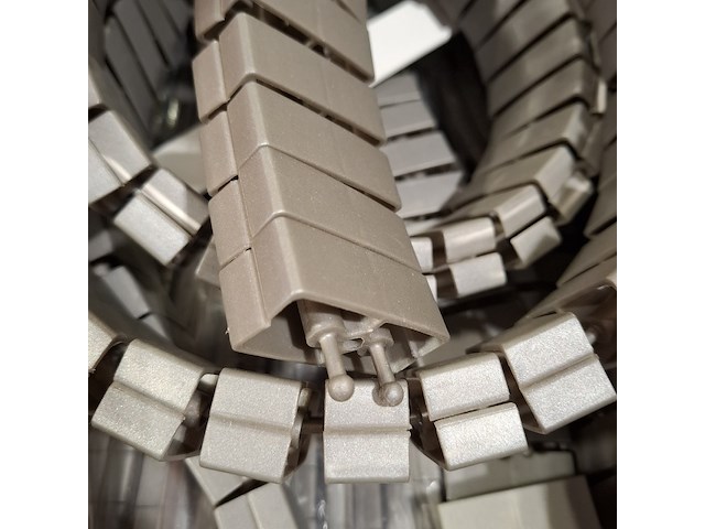 Partij kunststof kabelgeleiders - afbeelding 3 van  7