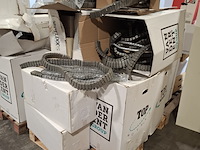 Partij kunststof kabelgeleiders - afbeelding 5 van  7