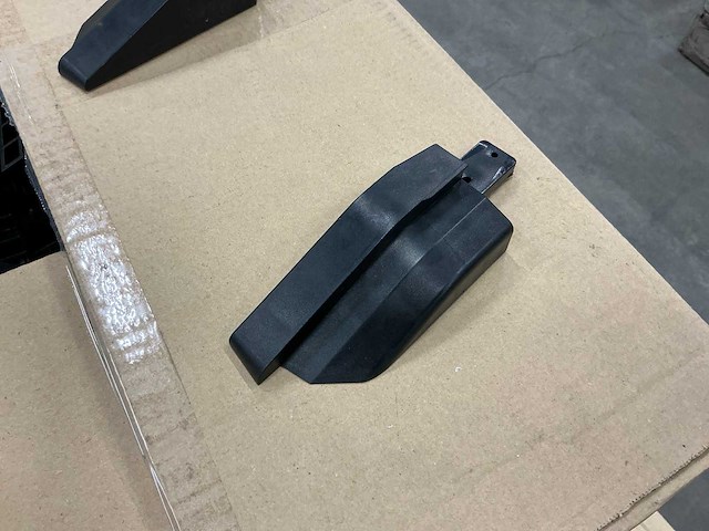 Partij kunststof kappen - afbeelding 4 van  6