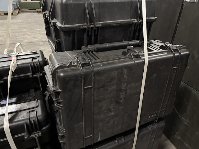 Partij kunststof kisten en laptoptassen, o.a. tgm - afbeelding 2 van  11