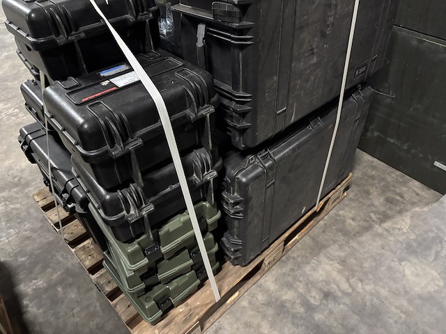 Partij kunststof kisten en laptoptassen, o.a. tgm - afbeelding 10 van  11