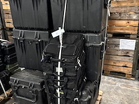 Partij kunststof kisten en laptoptassen, tgm/pelican/targus - afbeelding 2 van  6