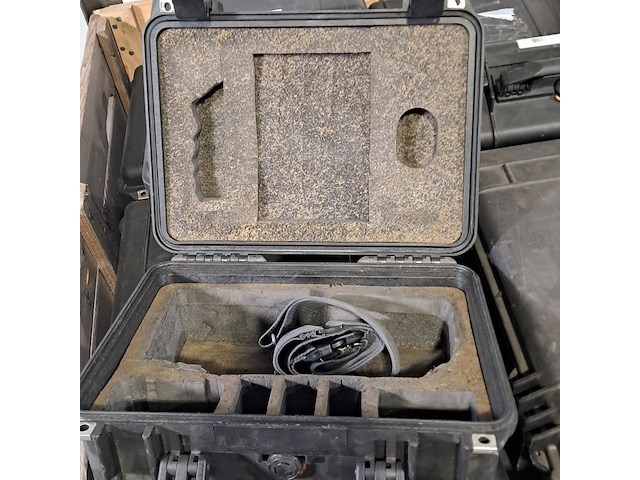 Partij kunststof koffers, o.a. peli - afbeelding 2 van  6