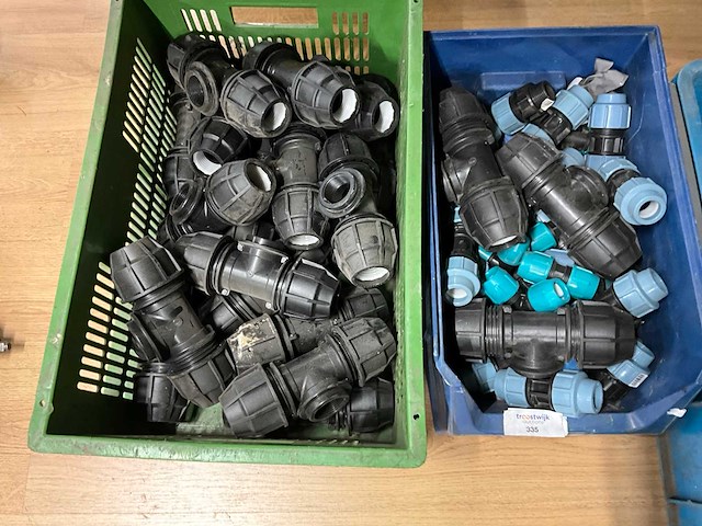 Partij kunststof koppelingen - afbeelding 2 van  6