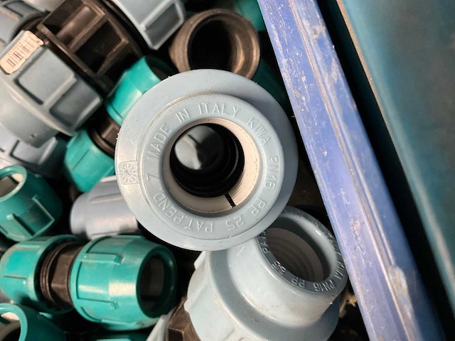 Partij kunststof koppelingen - afbeelding 5 van  6