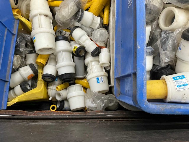 Partij kunststof koppelingen - afbeelding 3 van  6