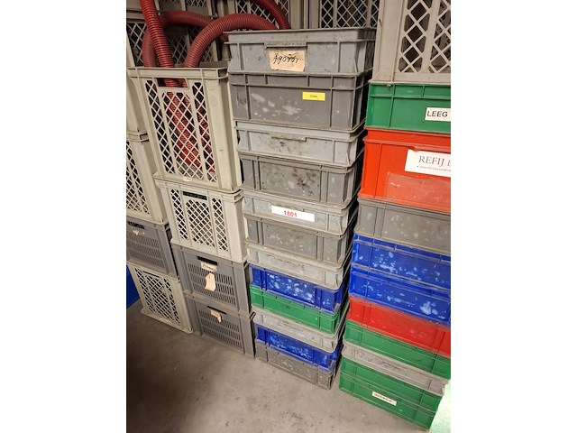Partij kunststof kratten in diverse maten - afbeelding 9 van  11