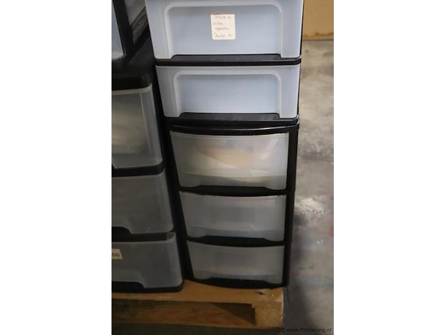 Partij kunststof ladekastjes op pallet - afbeelding 4 van  10