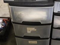 Partij kunststof ladekastjes op pallet - afbeelding 6 van  10