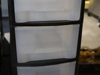 Partij kunststof ladekastjes op pallet - afbeelding 8 van  10
