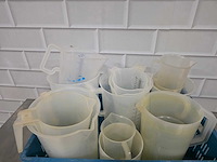 Partij kunststof liter maatbekers - afbeelding 1 van  3