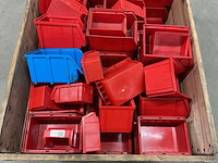 Partij kunststof magazijnbakken - afbeelding 2 van  3