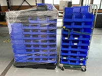 Partij kunststof magazijnbakken
