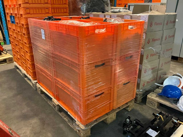 Partij kunststof onderdelen - afbeelding 1 van  6