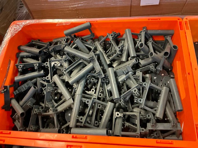 Partij kunststof onderdelen - afbeelding 4 van  6