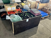 Partij kunststof onderdelen - afbeelding 2 van  13