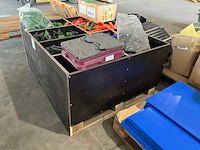 Partij kunststof onderdelen - afbeelding 4 van  13