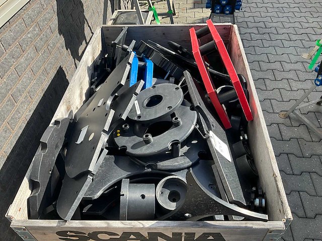 Partij kunststof onderdelen - afbeelding 3 van  4