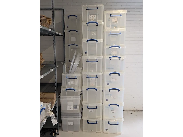 Partij kunststof opbergbakken - afbeelding 2 van  3