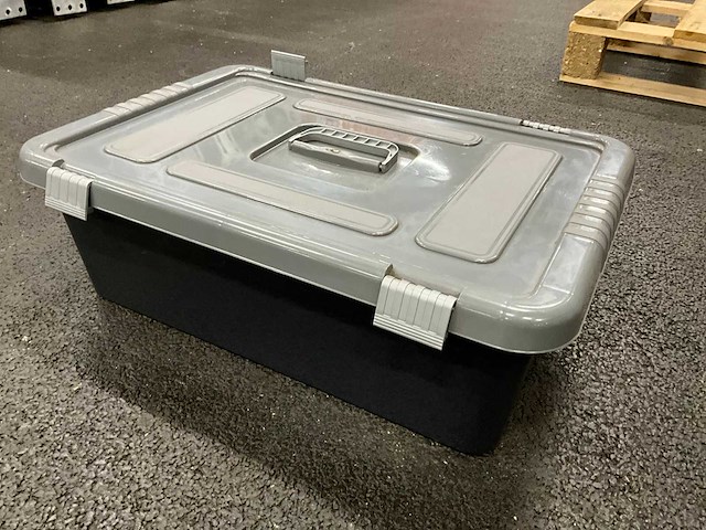 Partij kunststof opbergbakken - afbeelding 1 van  4