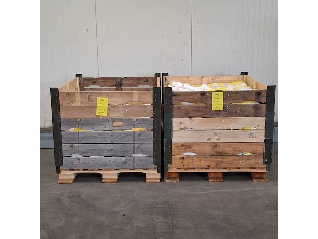 Partij kunststof overalls - afbeelding 1 van  9