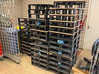 Partij kunststof pallets - afbeelding 2 van  7