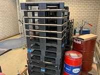 Partij kunststof pallets - afbeelding 4 van  7