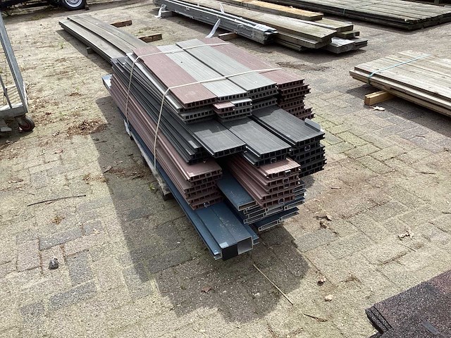 Partij kunststof planken - afbeelding 7 van  7