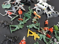 Partij kunststof soldaten en ridders - afbeelding 3 van  5
