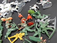 Partij kunststof soldaten en ridders - afbeelding 4 van  5