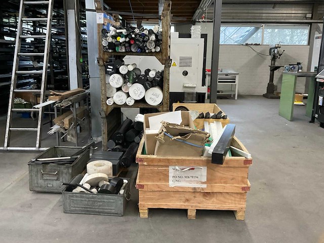 Partij kunststof stafmateriaal - afbeelding 2 van  9