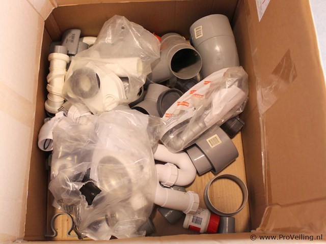 Partij kunststof stapelkratten - afbeelding 1 van  1