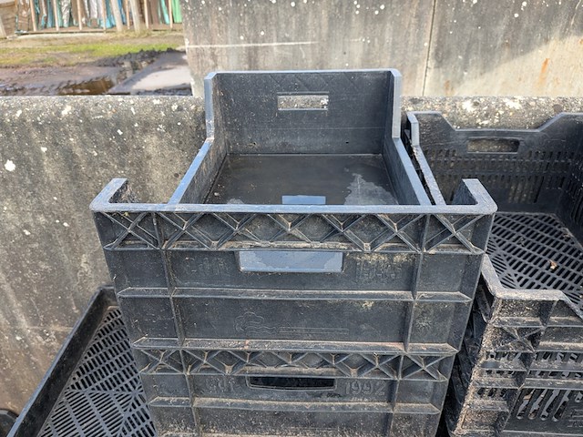 Partij kunststof stapelkratten - afbeelding 5 van  7