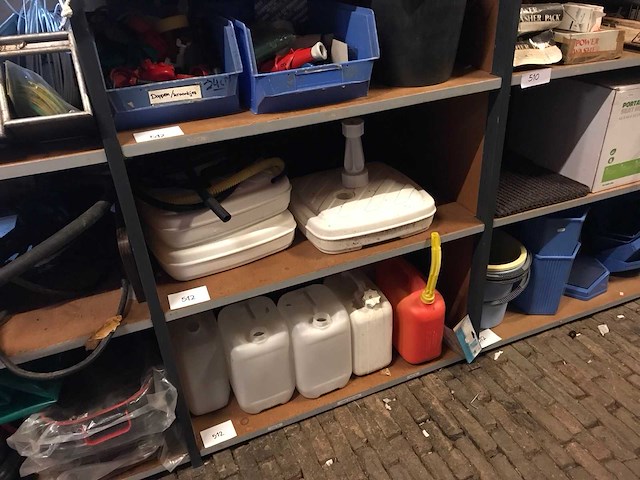 Partij kunststof - afbeelding 1 van  8