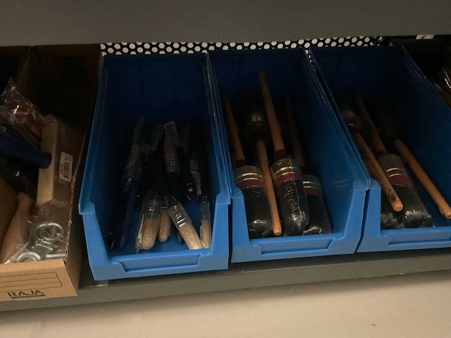 Partij kwasten en verfrollers - afbeelding 8 van  17