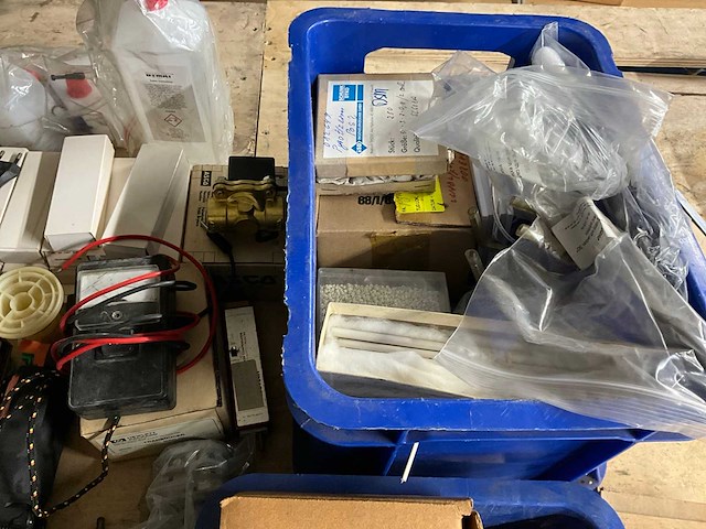 Partij laboratorium-/ meetapparatuur - afbeelding 9 van  10