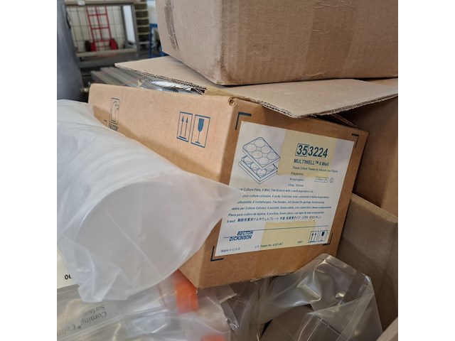 Partij laboratorium benodigdheden - afbeelding 2 van  17