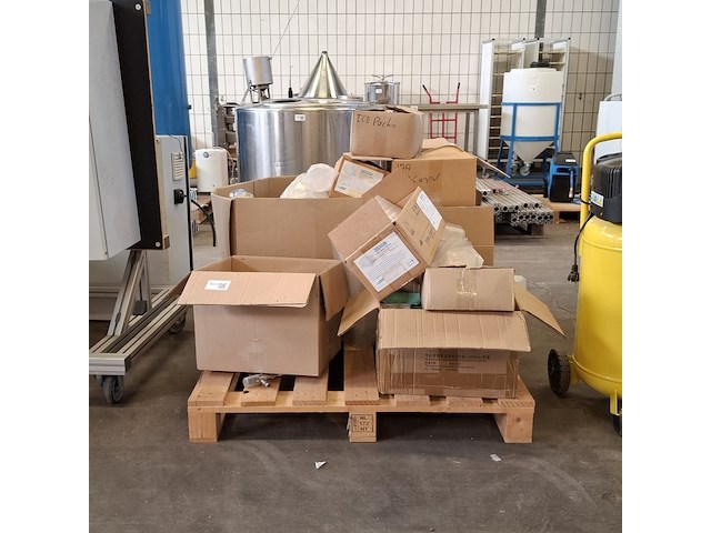 Partij laboratorium benodigdheden - afbeelding 1 van  17