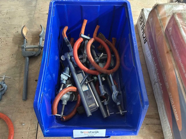Partij laboratorium klemmen - afbeelding 2 van  4