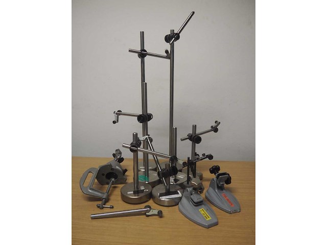 Partij laboratorium staanders/houders en klemmen - afbeelding 2 van  6