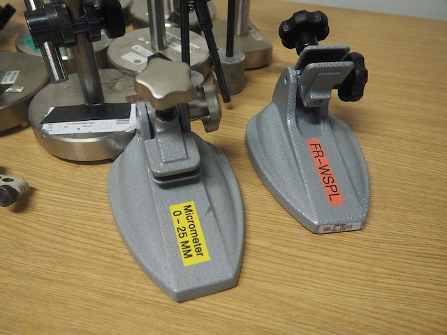 Partij laboratorium staanders/houders en klemmen - afbeelding 4 van  6