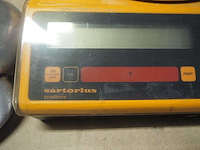 Partij laboratorium weegschalen van satorious, mettler, en philips - afbeelding 9 van  11