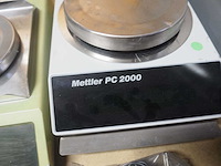 Partij laboratorium weegschalen van satorious, mettler, en philips - afbeelding 1 van  9