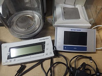 Partij laboratorium weegschalen van satorious, mettler, en philips - afbeelding 8 van  9