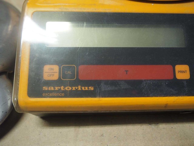 Partij laboratorium weegschalen van satorious, mettler, en philips - afbeelding 9 van  9