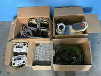 Partij laboratoriumapparatuur - afbeelding 1 van  8