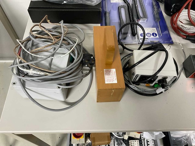 Partij laboratoriumapparatuur - afbeelding 8 van  30