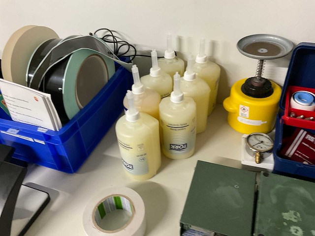 Partij laboratoriumapparatuur - afbeelding 30 van  30