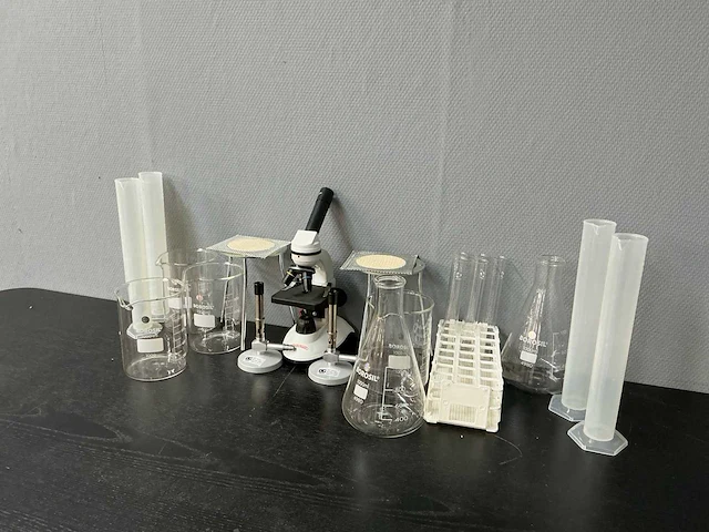 Partij laboratoriumbenodigdheden - afbeelding 1 van  14